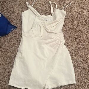 Windsor white denim skort outfit